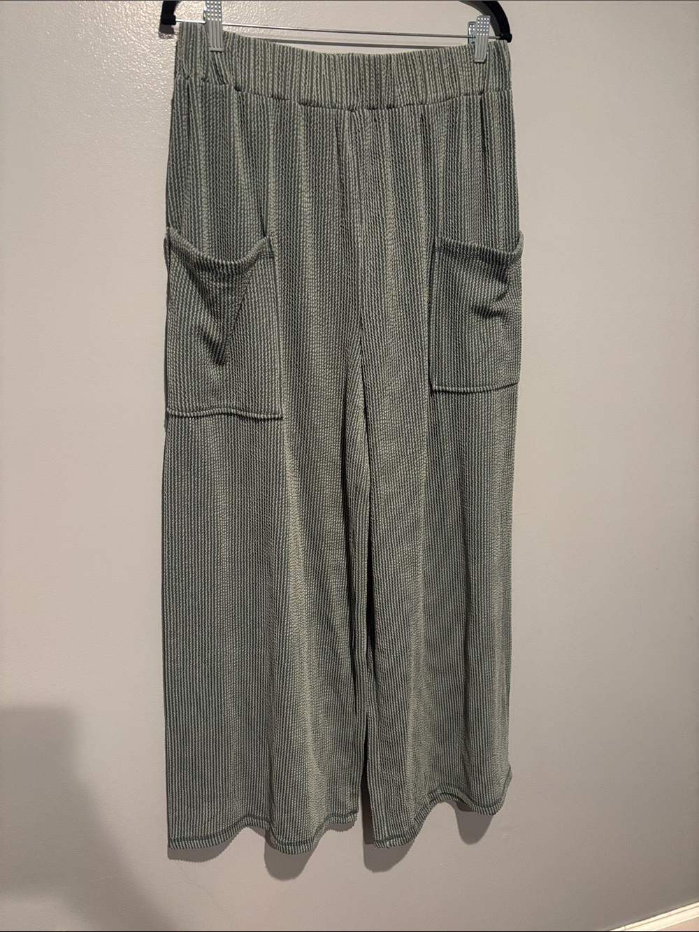 Relaxed Wide-Leg Knit Cord Pants